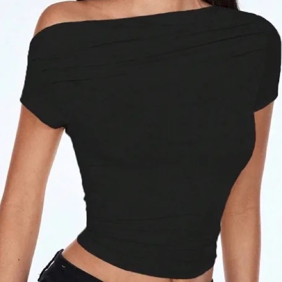 VICI BOUTIQUE MARLENE VERSATILE BLOUSE IN BLACK! - Picture 12 of 12